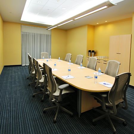 Holiday Inn & Suites Montreal Airport By Ihg Dorval Dış mekan fotoğraf