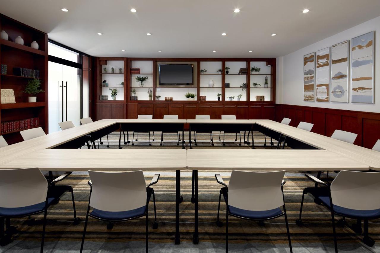 Holiday Inn & Suites Montreal Airport By Ihg Dorval Dış mekan fotoğraf