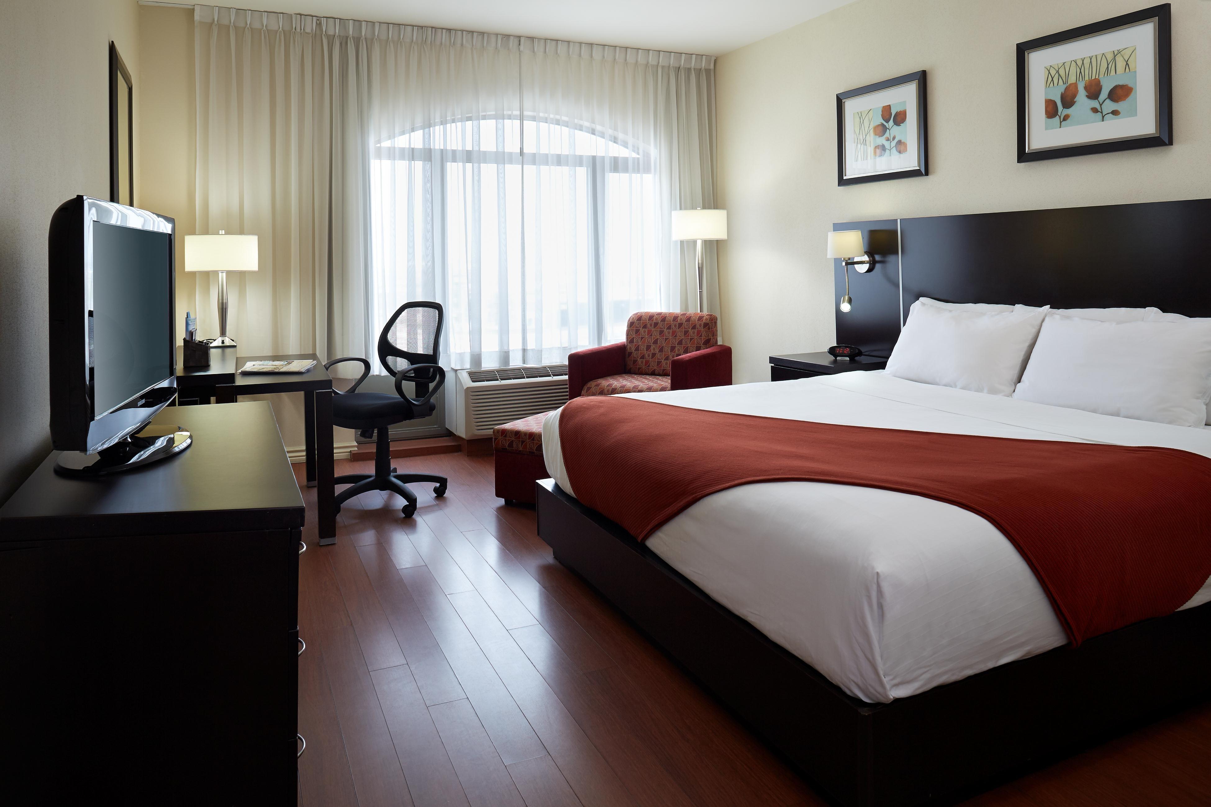 Holiday Inn & Suites Montreal Airport By Ihg Dorval Dış mekan fotoğraf